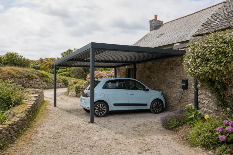 Carport aluminium avec borne de recharge en Bretagne