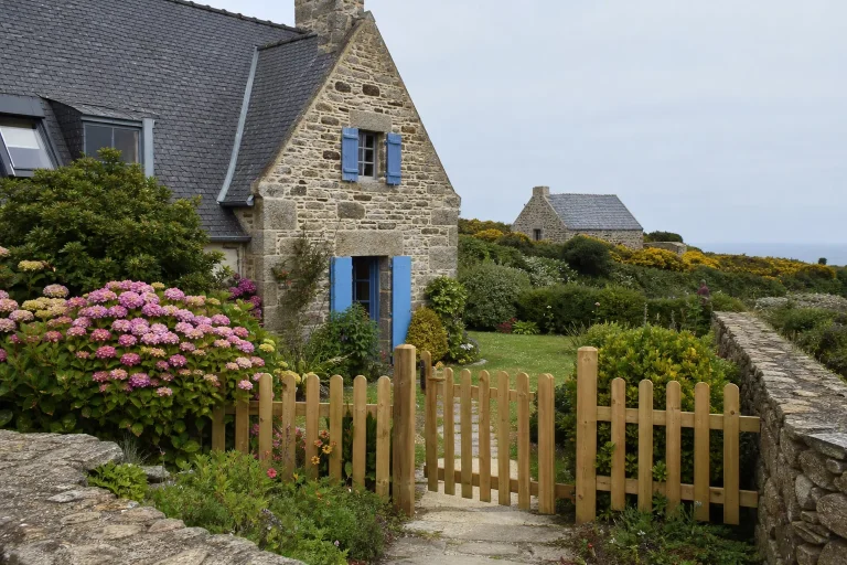 Pose de clôture en Bretagne